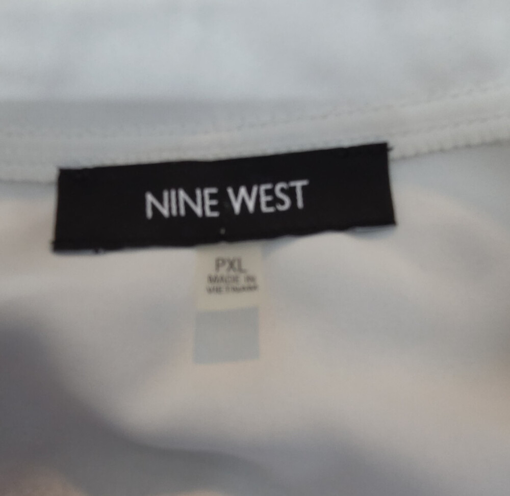 Nine West Blouse White Pocket Split Neck Career Top Gently Used Size PXL - Picture 2 of 16